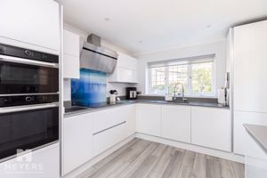 Photo 30- click for photo gallery